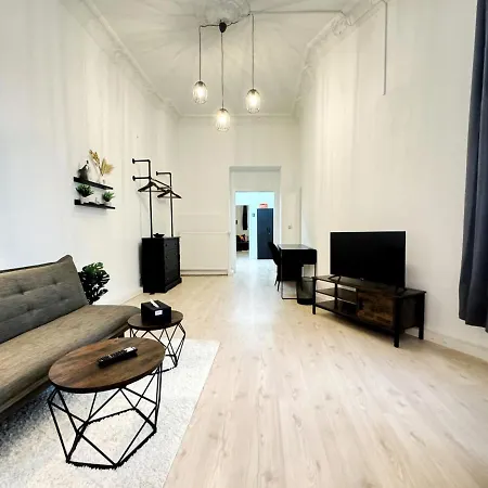 I Spacious 130qm Near Berlins Sights Berlín