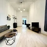 I Spacious 130qm Near Berlins Sights Berlin