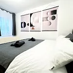 I Spacious 130qm Near Berlins Sights Berlín