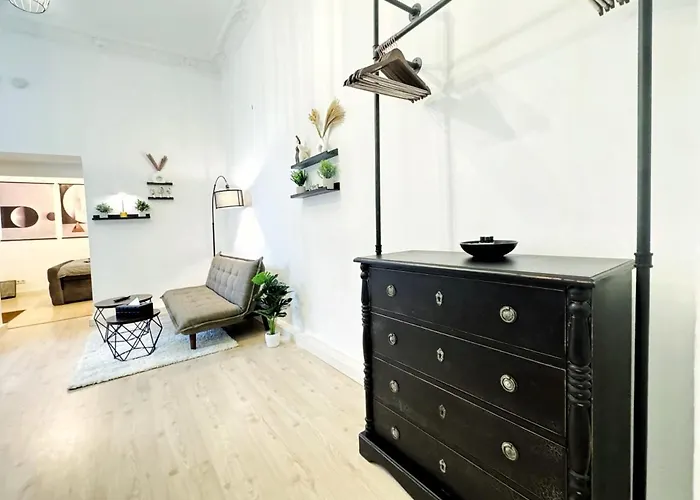 Apartment I Spacious 130qm Near Berlins Sights Berlin