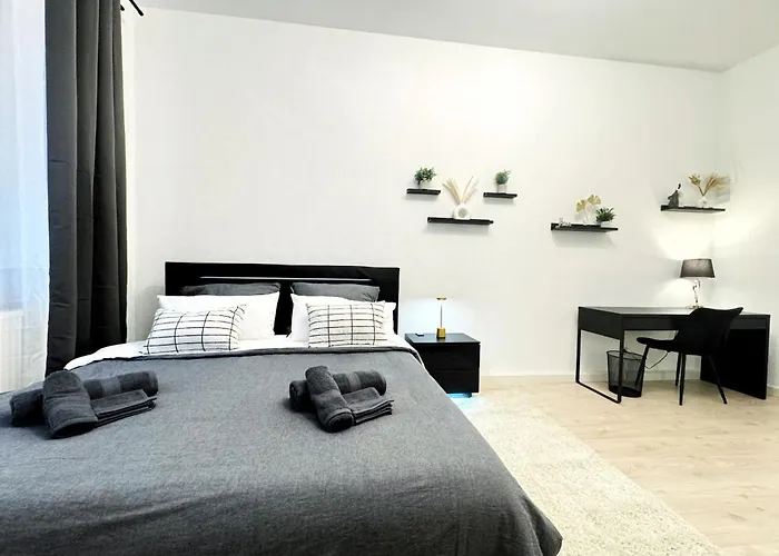 I Spacious 130qm Near Berlins Sights Apartment