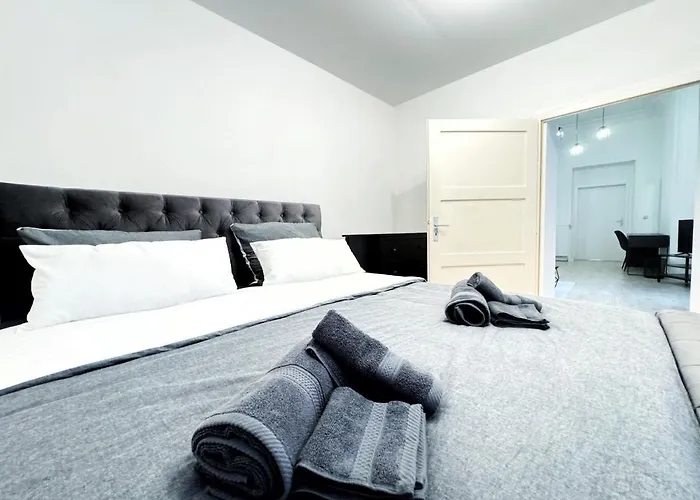 Apartment I Spacious 130qm Near Berlins Sights Berlin