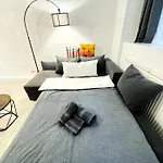 I Spacious 130qm Near Berlins Sights 아파트