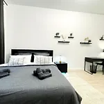 I Spacious 130qm Near Berlins Sights 아파트